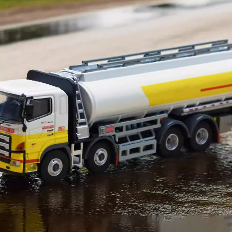 Diecast Tanker Truck Model for Collectors 4 Diecast Tanker Truck Model for Collectors - Image 4