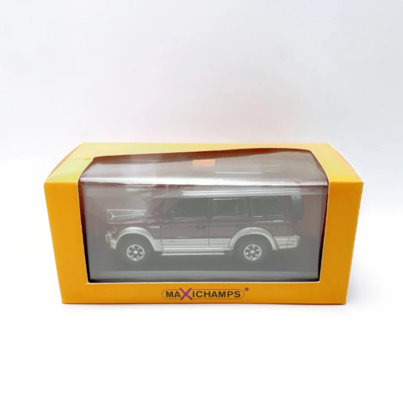 1:43 Scale Miniature Pajero Model by Minichamps 6 1:43 Scale Miniature Pajero Model by Minichamps - Image 6