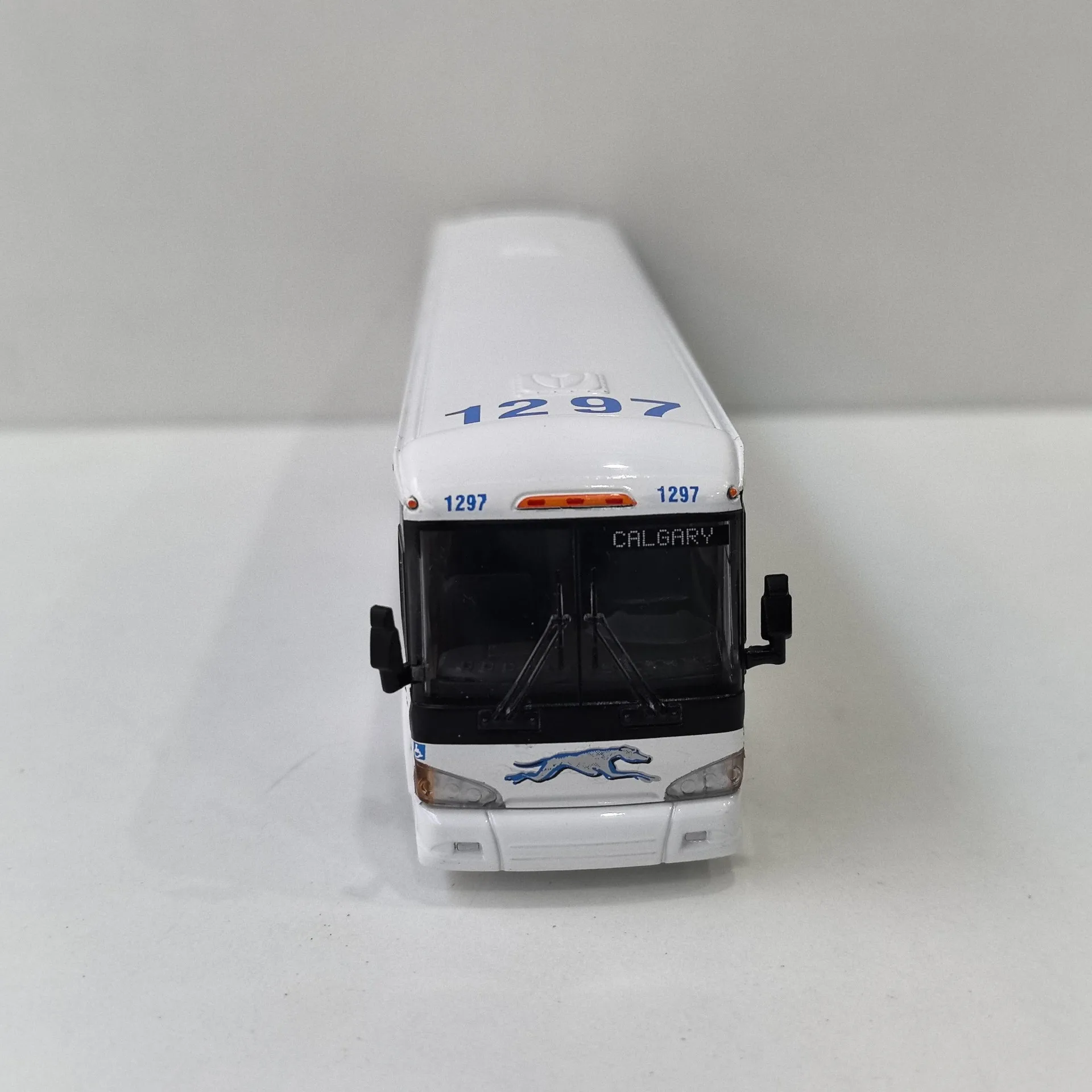 1:87 Scale Diecast Bus Model for Collectors 3 1:87 Scale Diecast Bus Model for Collectors - Image 3