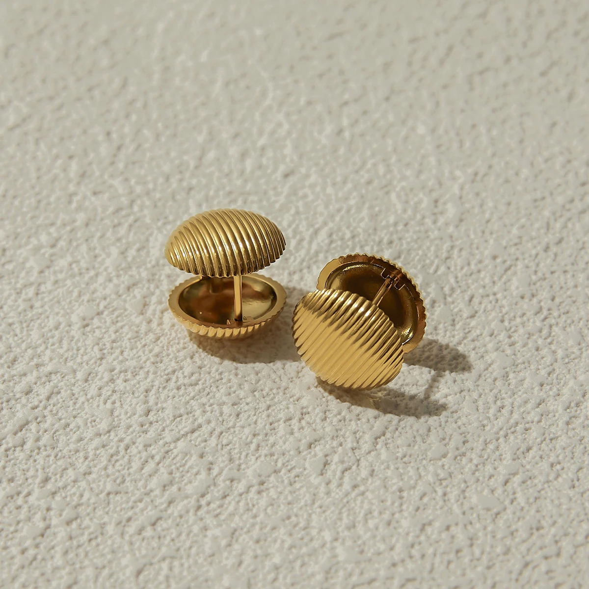 Elegant Gold Stainless Steel Earclip Set 6 Elegant Gold Stainless Steel Earclip Set - Image 6