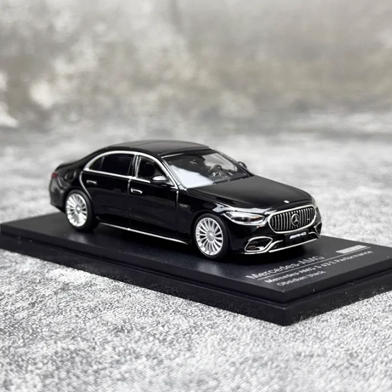 Mercedes-Benz S 63 E Performance 2023 Diecast Model 4 Mercedes-Benz S 63 E Performance 2023 Diecast Model - Image 4