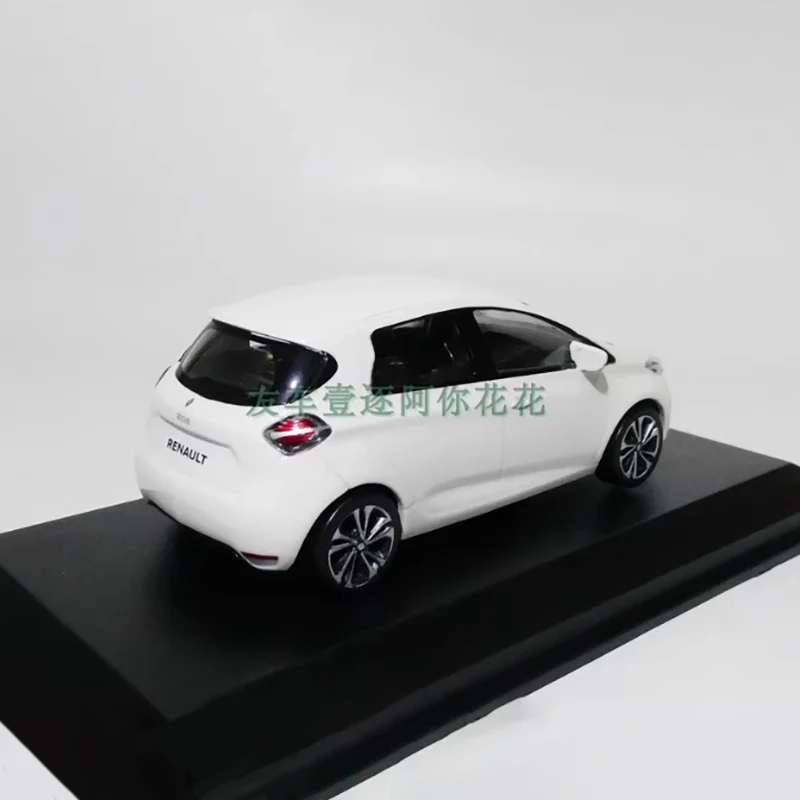 Renault ZOE ZE50 1:43 Diecast Model 2 Renault ZOE ZE50 1:43 Diecast Model - Image 2