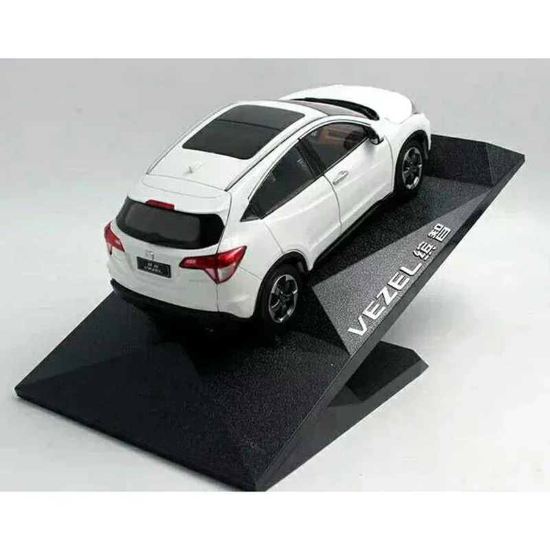 1:18 Scale Honda Vezel 2015 Diecast Model 4 1:18 Scale Honda Vezel 2015 Diecast Model - Image 4