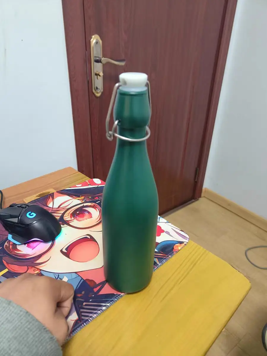 Elegant 500ml Green Glass Bottle 2 Elegant 500ml Green Glass Bottle - Image 2