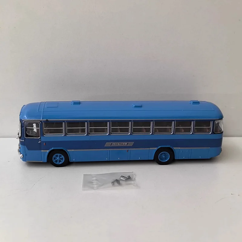 Vintage Fiat 306/3 Bus Model 1:87 Scale 4 Vintage Fiat 306/3 Bus Model 1:87 Scale - Image 4