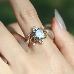 Moon-Shaped Zircon Gold-Tone Ring for Women 6 S74a648409b09474e935545e64c4e43022