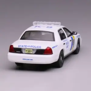 1/64 Scale Ford E350/CV Diecast Model 11 S755705bfb83d48c2ae733a0ea26ede425