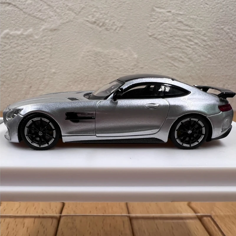 1:64 Scale GTR Supercar Diecast Model 10 1:64 Scale GTR Supercar Diecast Model - Image 10