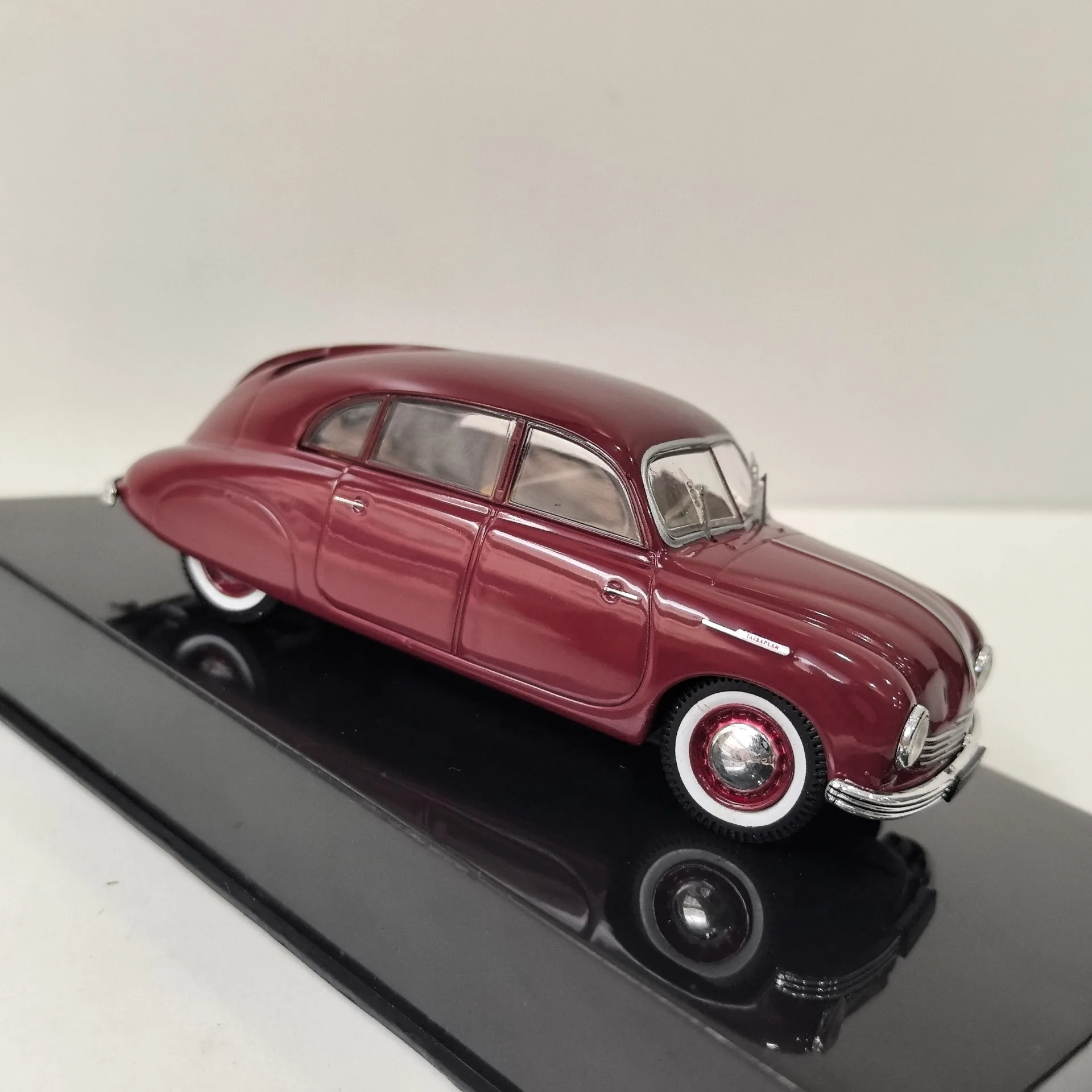 Vintage Tatra T600 Tatraplan Diecast Model 1:43 Scale 4 Vintage Tatra T600 Tatraplan Diecast Model 1:43 Scale - Image 4