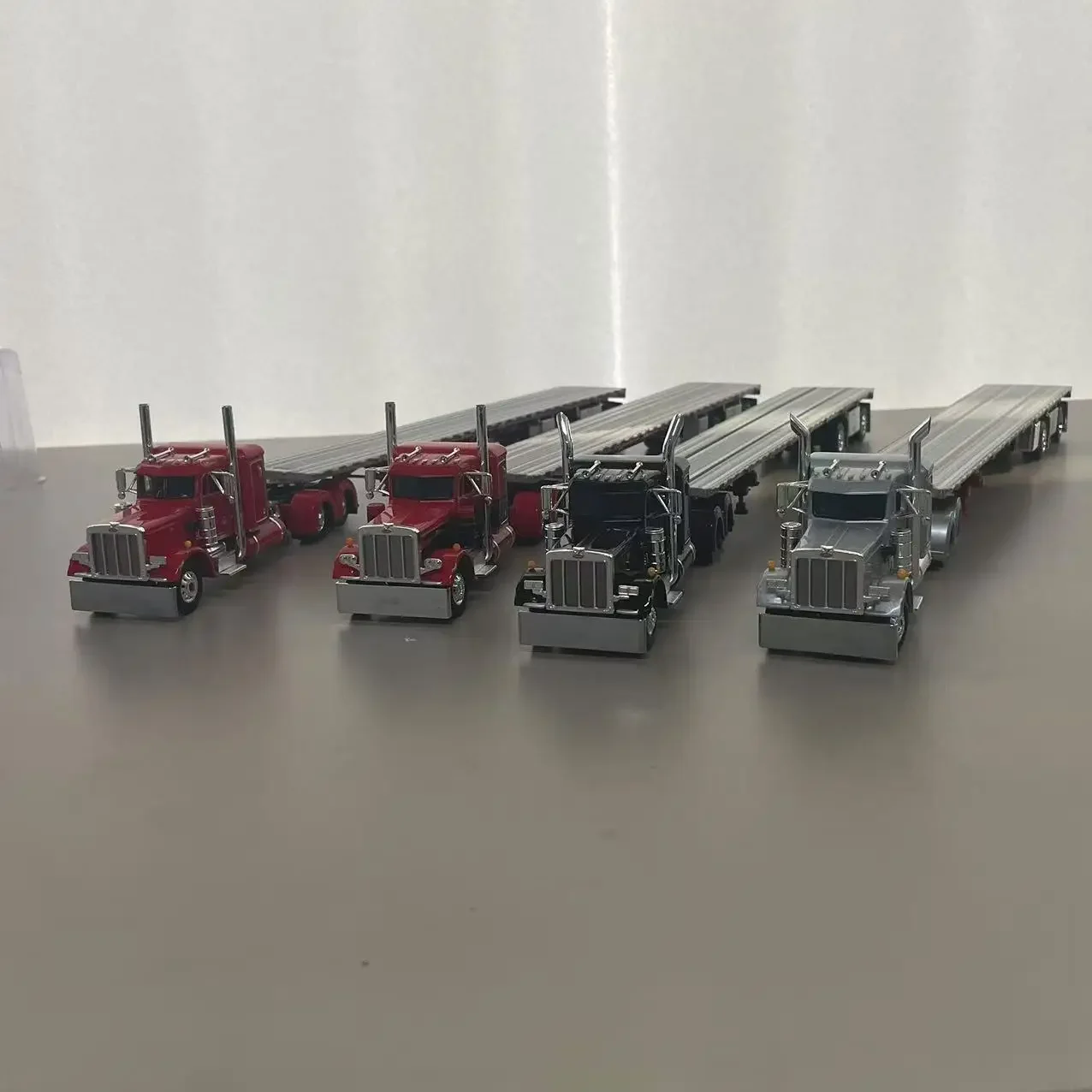 Authentic Peterbilt 389 Model 1/64 Scale 6 Authentic Peterbilt 389 Model 1/64 Scale - Image 6