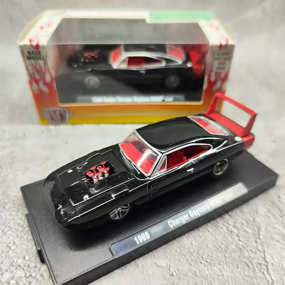 1969 Dodge Charger Daytona HEMI Diecast Model 2 1969 Dodge Charger Daytona HEMI Diecast Model - Image 2