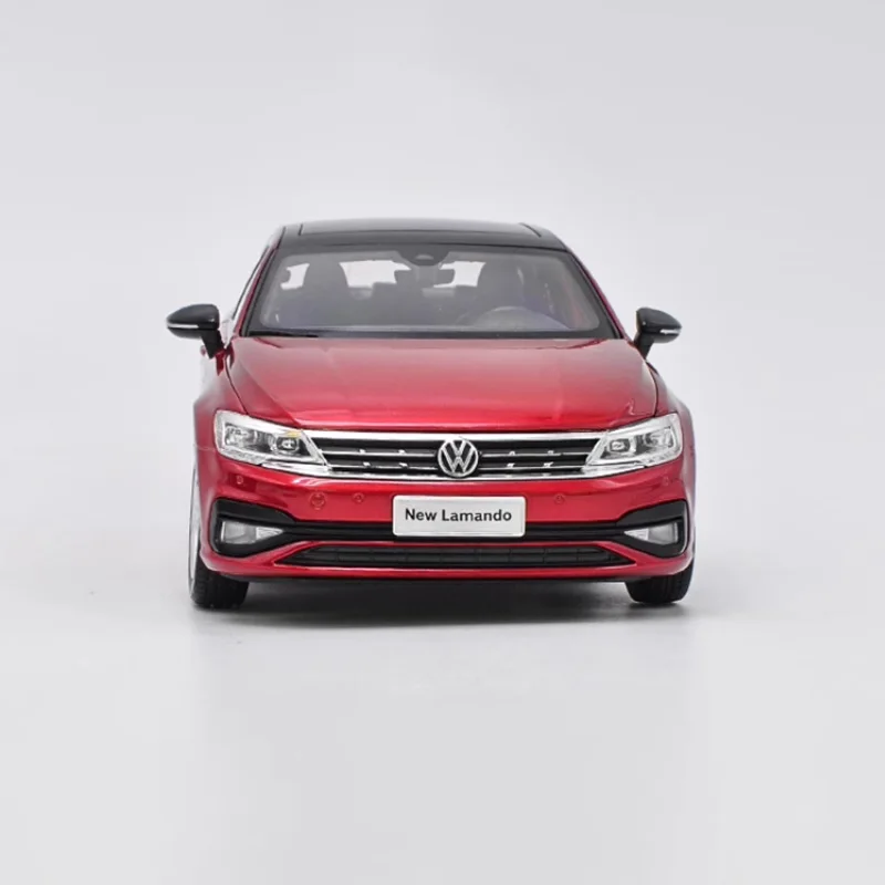 Diecast 1:18 Lamando Sedan Model in Red 2 Diecast 1:18 Lamando Sedan Model in Red - Image 2
