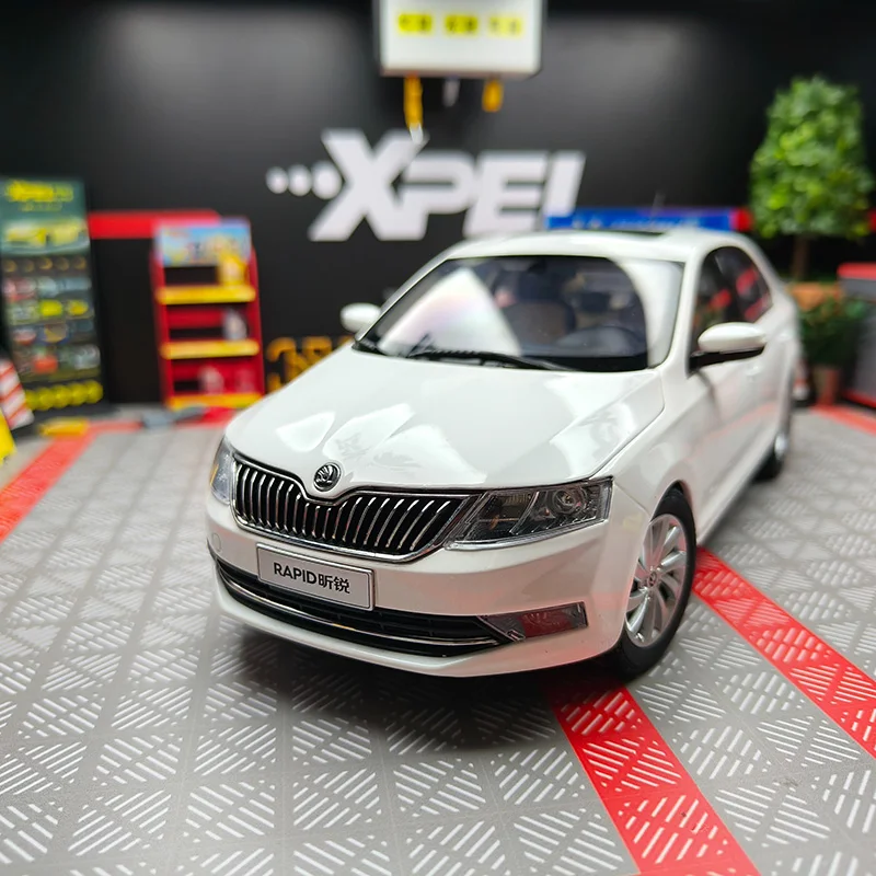 1:18 Skoda Rapid Alloy Model Car 2 1:18 Skoda Rapid Alloy Model Car - Image 2