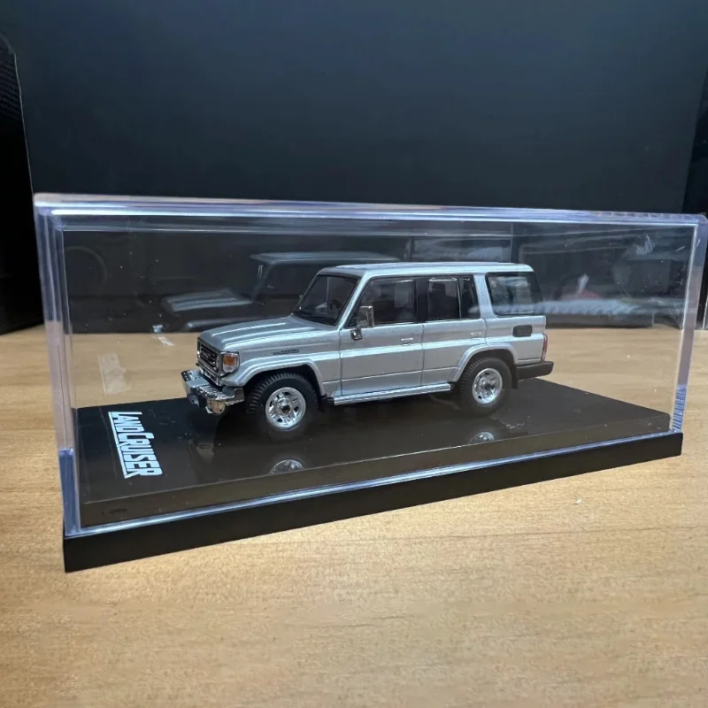 Land Cruiser 70 ZX Diecast Model for Collectors 7 Land Cruiser 70 ZX Diecast Model for Collectors - Image 7