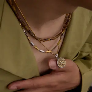 S77702395f0ec4402a43de697cf35bcd0o