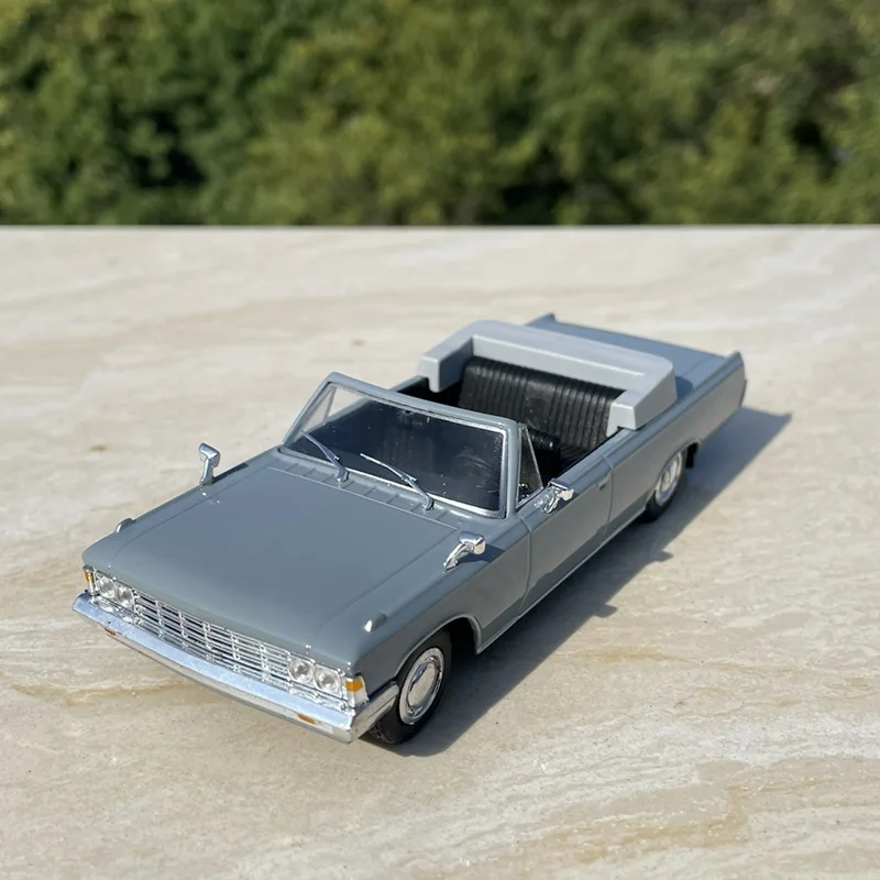 Vintage ZIL 117B Diecast Model 1:43 Scale 2 Vintage ZIL 117B Diecast Model 1:43 Scale - Image 2