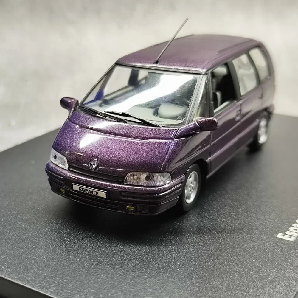 1:43 Renault Space Van Die-Cast Model 3 1:43 Renault Space Van Die-Cast Model - Image 3