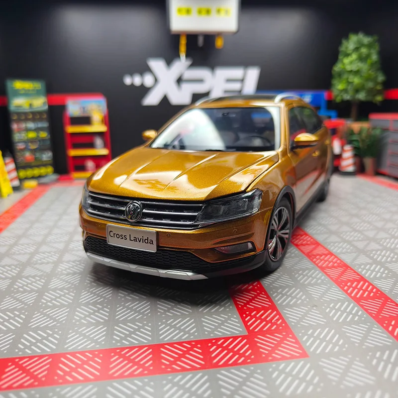 Gold Volkswagen Lavida 1:18 Scale Diecast Model 2 Gold Volkswagen Lavida 1:18 Scale Diecast Model - Image 2