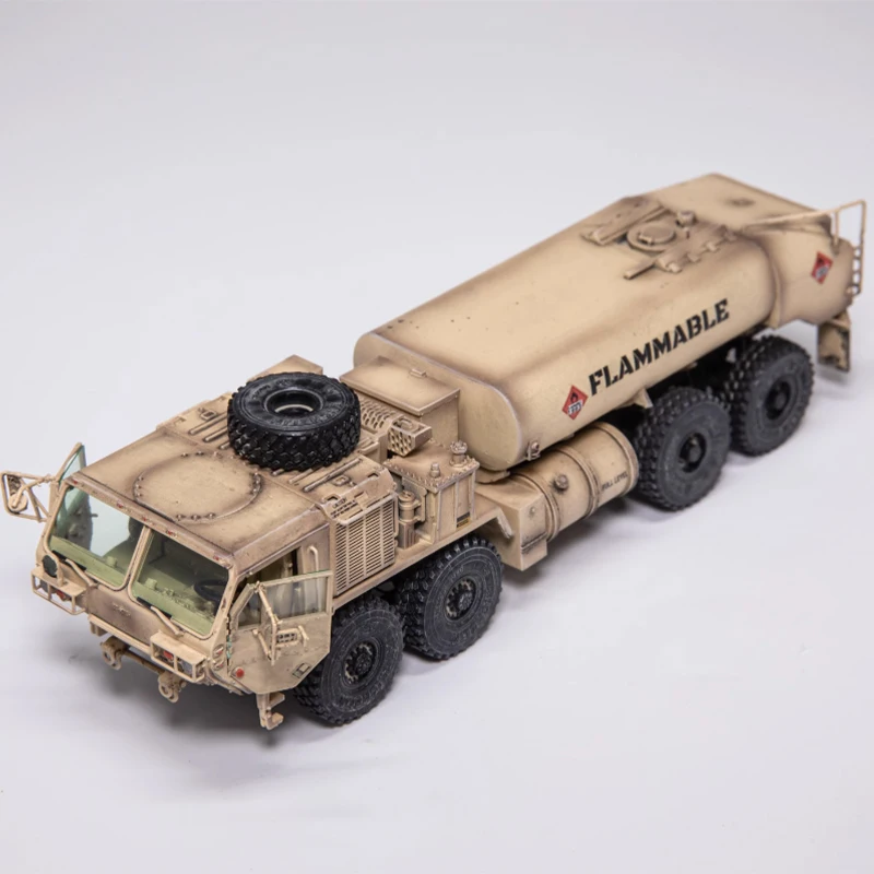 1:72 Scale M978 Tanker Model for Collectors 2 1:72 Scale M978 Tanker Model for Collectors - Image 2