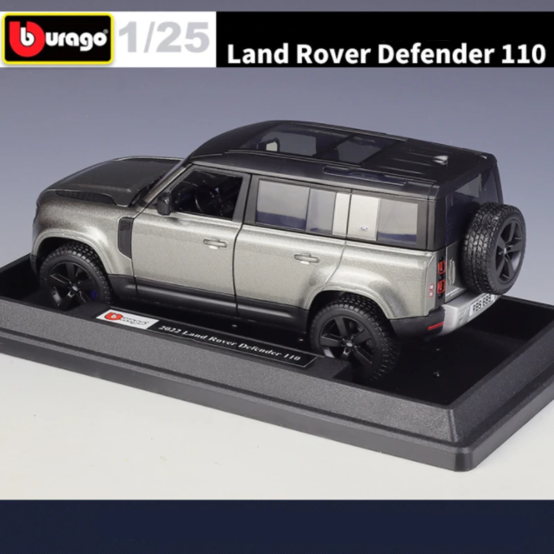 Land Rover Defender 110 1:24 Diecast Model Black 5 Land Rover Defender 110 1:24 Diecast Model Black - Image 5