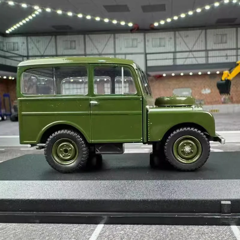 Land Rover Jeep 1:43 Scale Diecast Model 2 Land Rover Jeep 1:43 Scale Diecast Model - Image 2