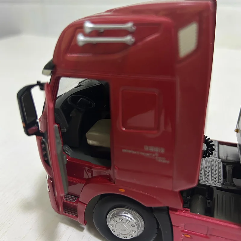 1:36 Scale HOWO A7 Container Truck Model 4 1:36 Scale HOWO A7 Container Truck Model - Image 4