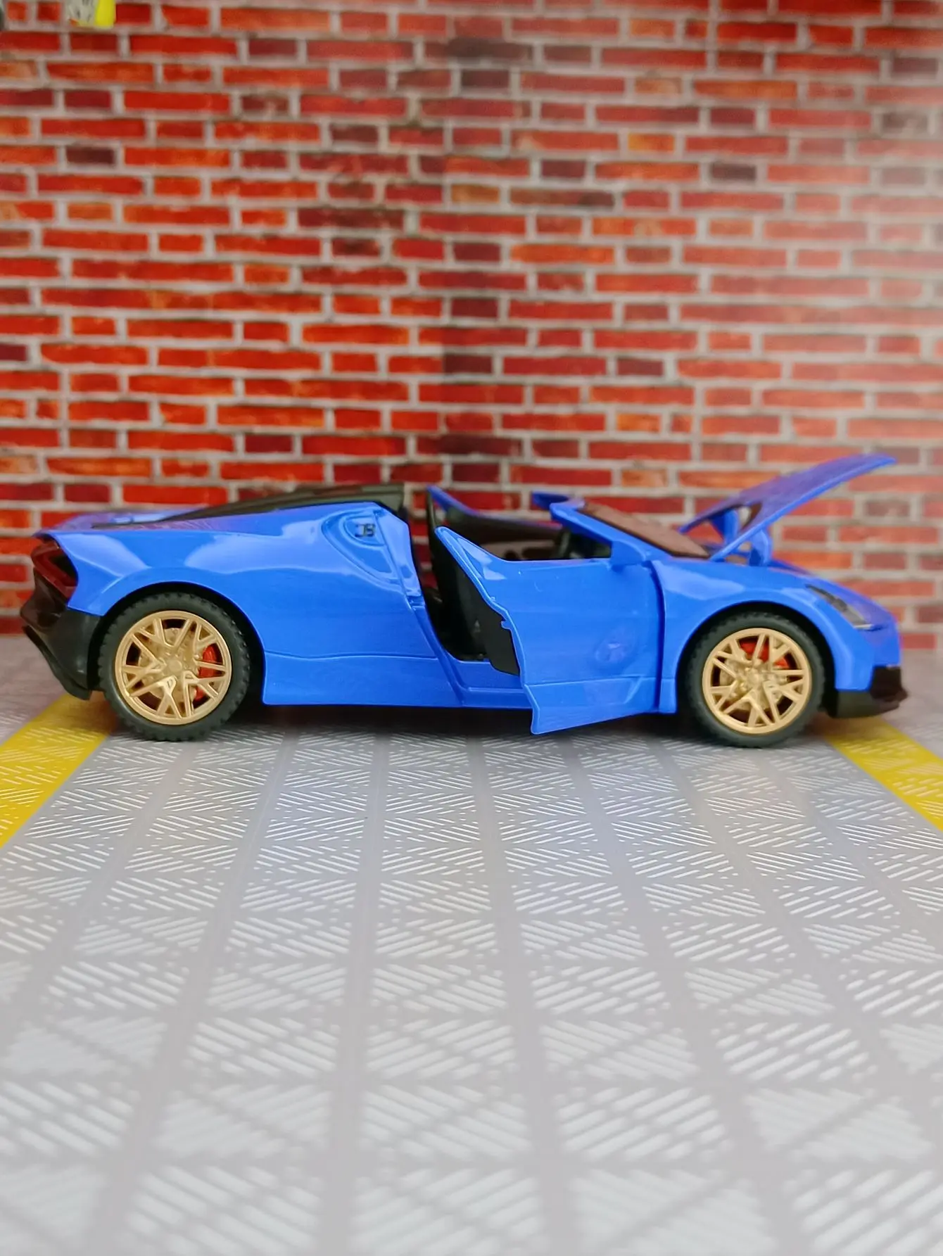 Yellow Bugatti Mistral 1:32 Diecast Model for Collectors 3 Yellow Bugatti Mistral 1:32 Diecast Model for Collectors - Image 3