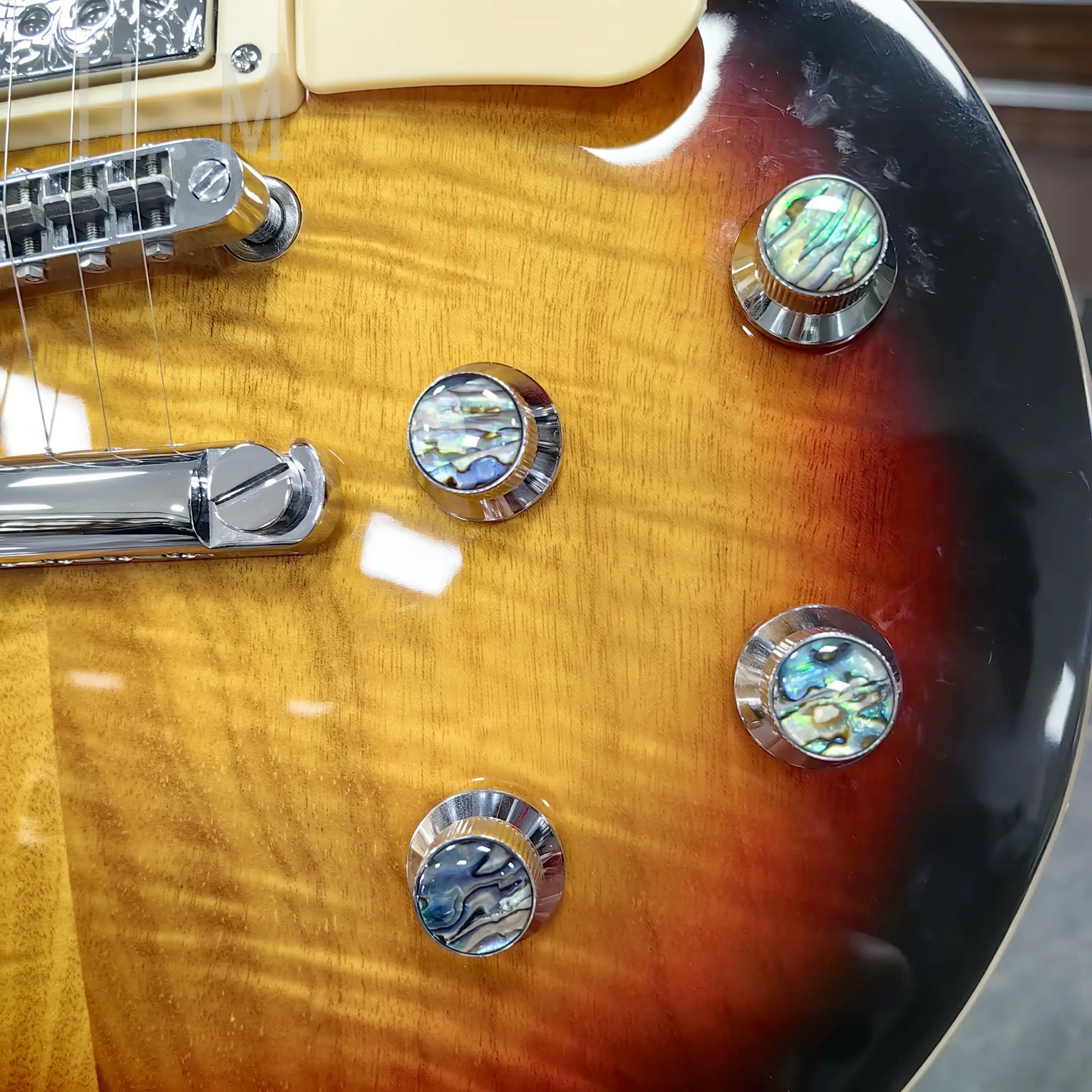 Abalone Shell Flying Saucer Guitar Knob 5 Abalone Shell Flying Saucer Guitar Knob - Image 5