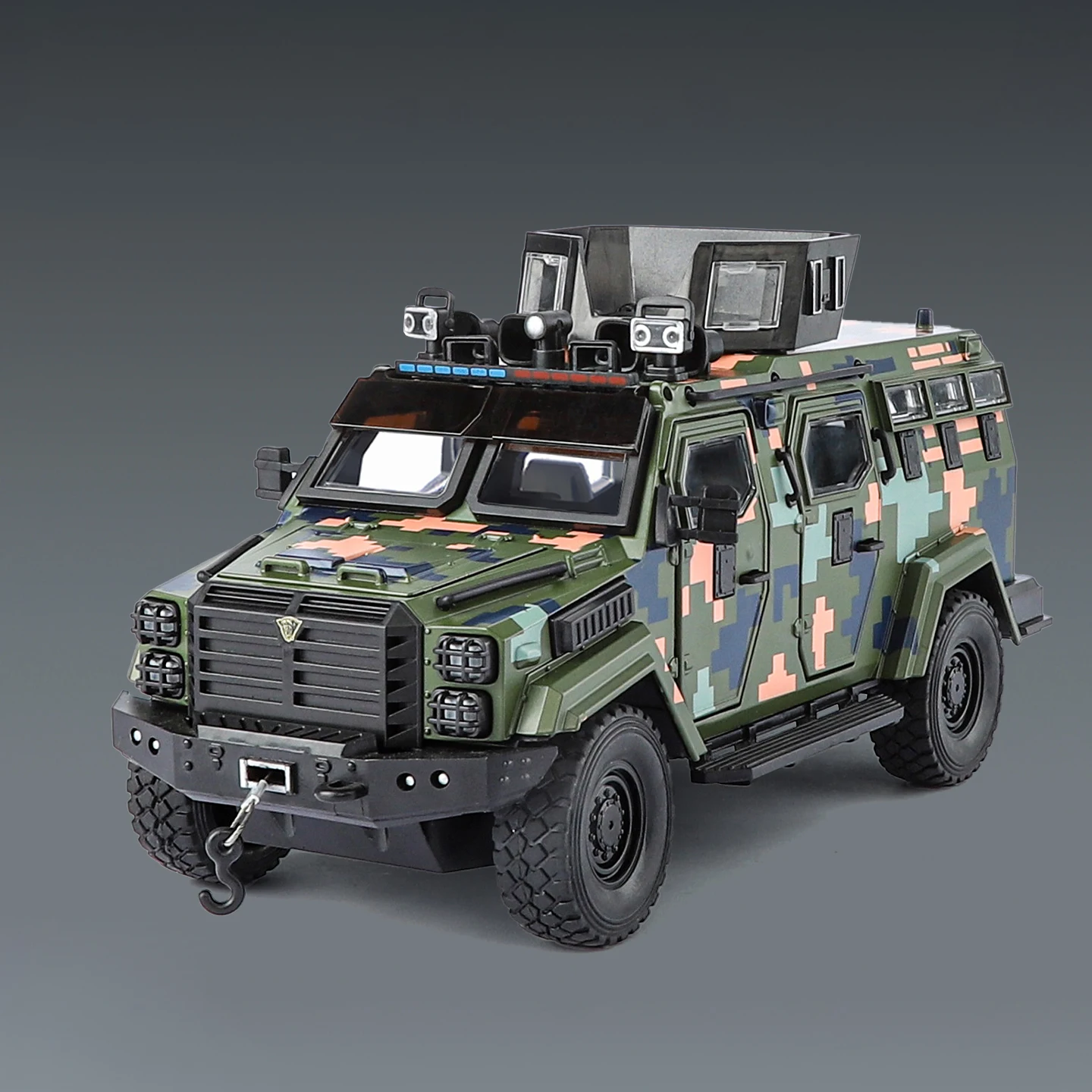 Ford F550 Sabertooth 1:24 Scale Diecast Model 9 Ford F550 Sabertooth 1:24 Scale Diecast Model - Image 9