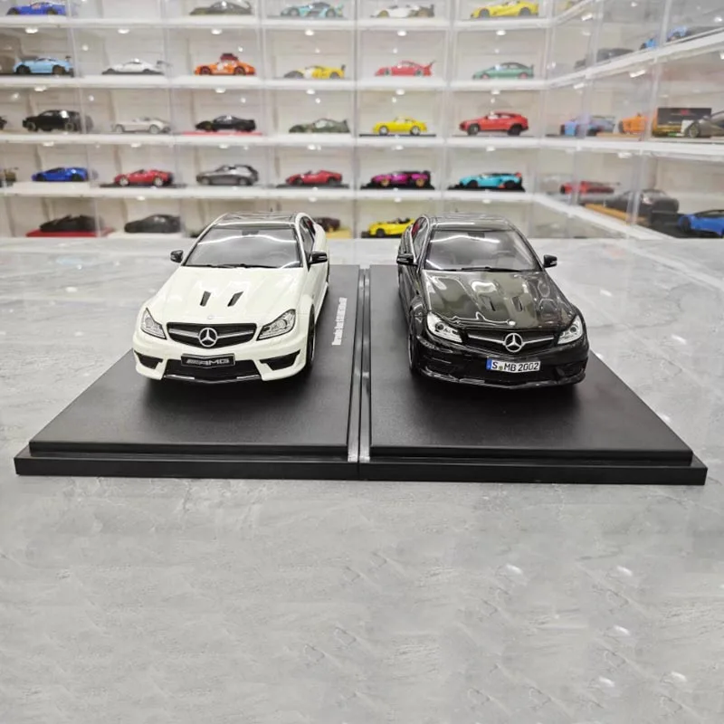 White 1/18 Scale Mercedes-Benz C63 AMG Resin Model 2 White 1/18 Scale Mercedes-Benz C63 AMG Resin Model - Image 2