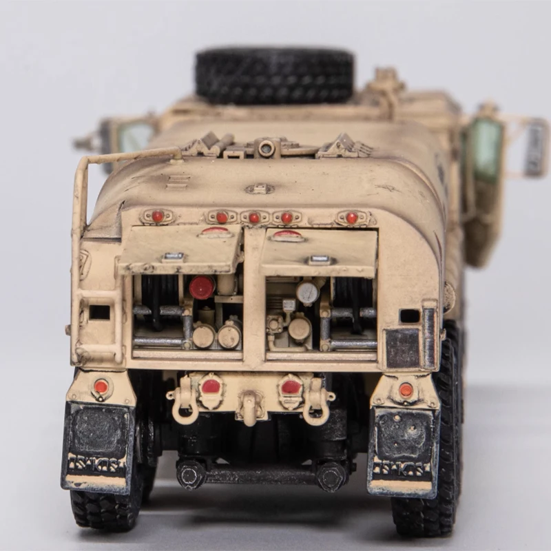 1:72 Scale M978 Tanker Model for Collectors 5 1:72 Scale M978 Tanker Model for Collectors - Image 5