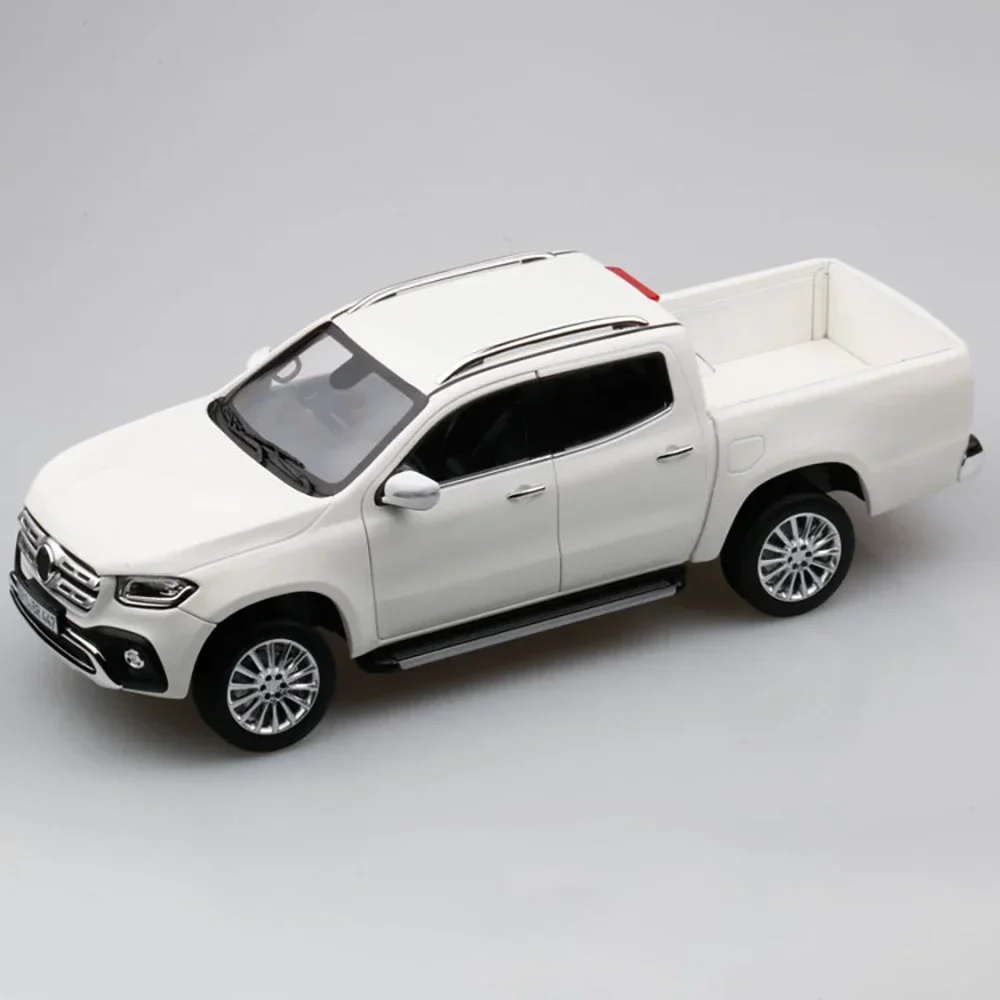 Premium 1:18 Benz MB X-klass Pickup Model 4 Premium 1:18 Benz MB X-klass Pickup Model - Image 4
