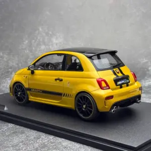 FIAT F595 2022 1:18 Scale Diecast Model Car 7 S7af7dd0f13624f53ab7b8ce9e824559bd