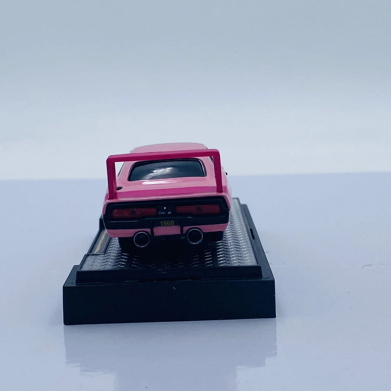 1969 Dodge Charger Daytona HEMI Diecast Model 3 1969 Dodge Charger Daytona HEMI Diecast Model - Image 3