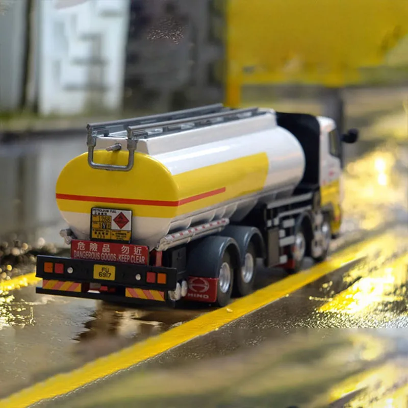 Diecast Tanker Truck Model for Collectors 3 Diecast Tanker Truck Model for Collectors - Image 3