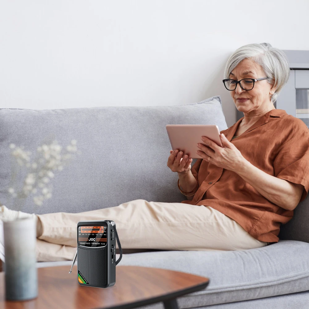 Multi-Band Portable Radio with HD Display 5 Multi-Band Portable Radio with HD Display - Image 5