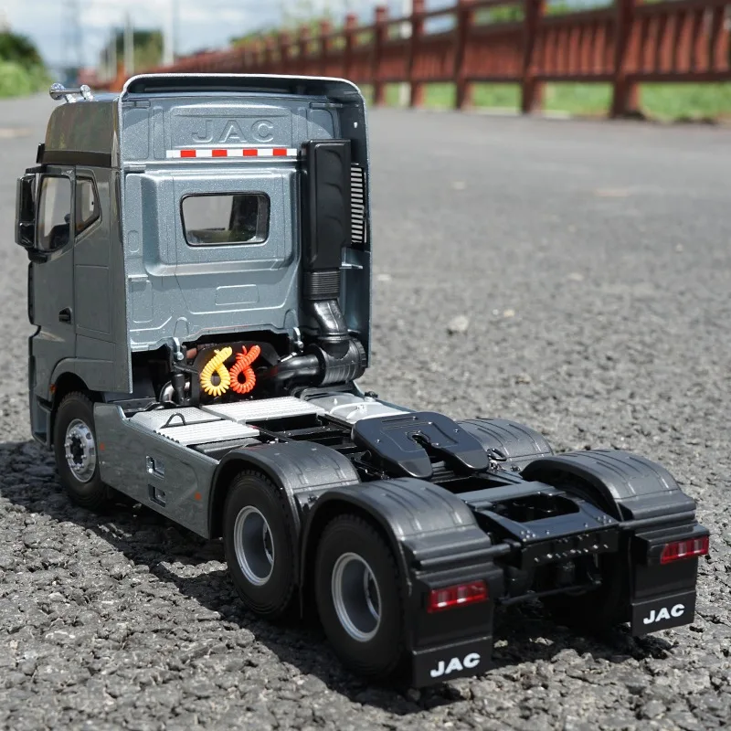 1:24 Scale Jianghuai Gerfa K7 Diecast Model 4 1:24 Scale Jianghuai Gerfa K7 Diecast Model - Image 4