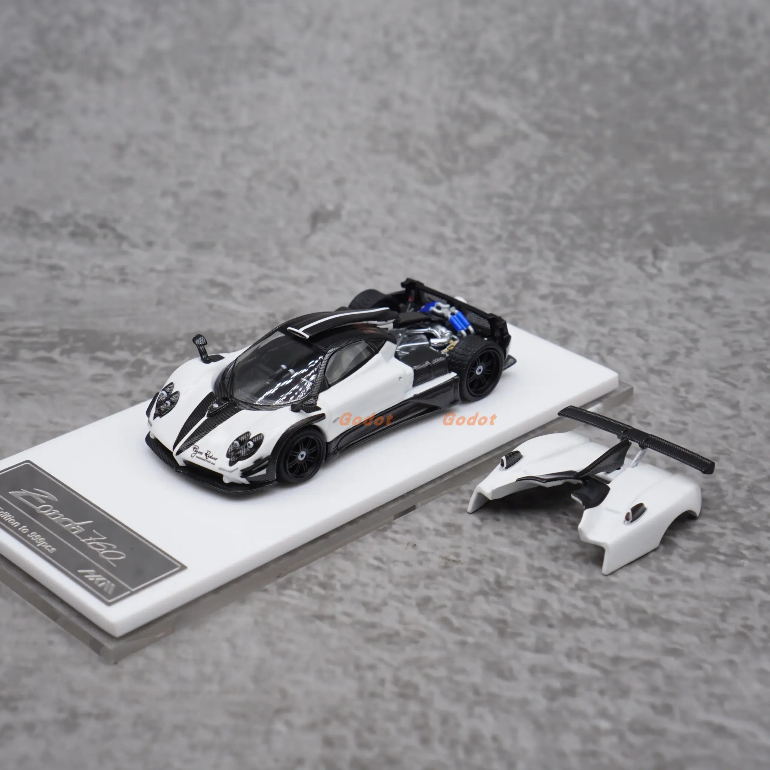 White Pagani Zonda 1:64 Scale Diecast Model 5 White Pagani Zonda 1:64 Scale Diecast Model - Image 5