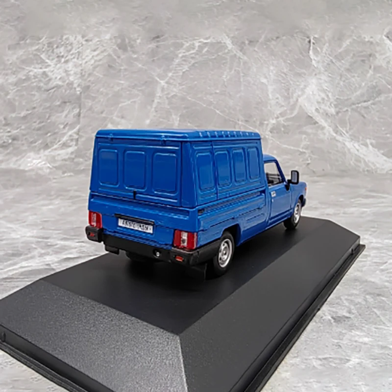 Lada 27175 Welly 1/43 Diecast Model 4 Lada 27175 Welly 1/43 Diecast Model - Image 4