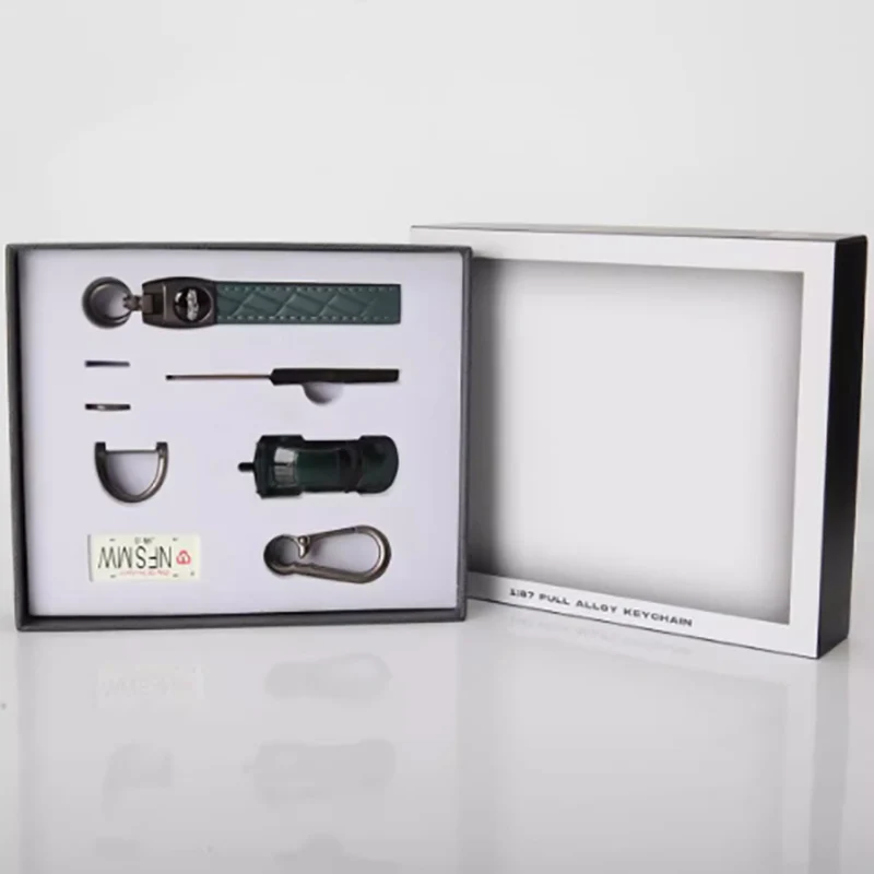 1/87 Scale Alloy Car Model in Green and Silver 2 1/87 Scale Alloy Car Model in Green and Silver - Image 2