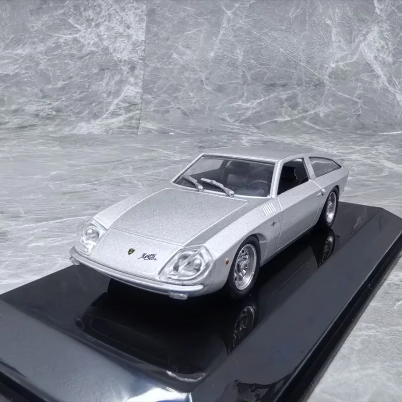 1966 Flying Star II 4000 GT Diecast Model 3 1966 Flying Star II 4000 GT Diecast Model - Image 3