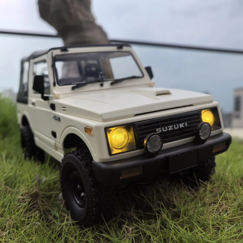 Suzuki Jimny 1:10 Scale RC Car 3 Suzuki Jimny 1:10 Scale RC Car - Image 3