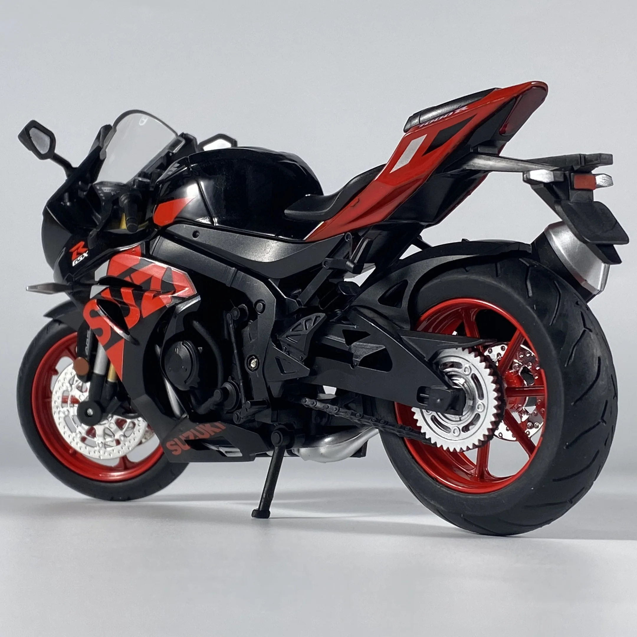 Suzuki GSX1000R 1:12 Scale Diecast Model 2 Suzuki GSX1000R 1:12 Scale Diecast Model - Image 2