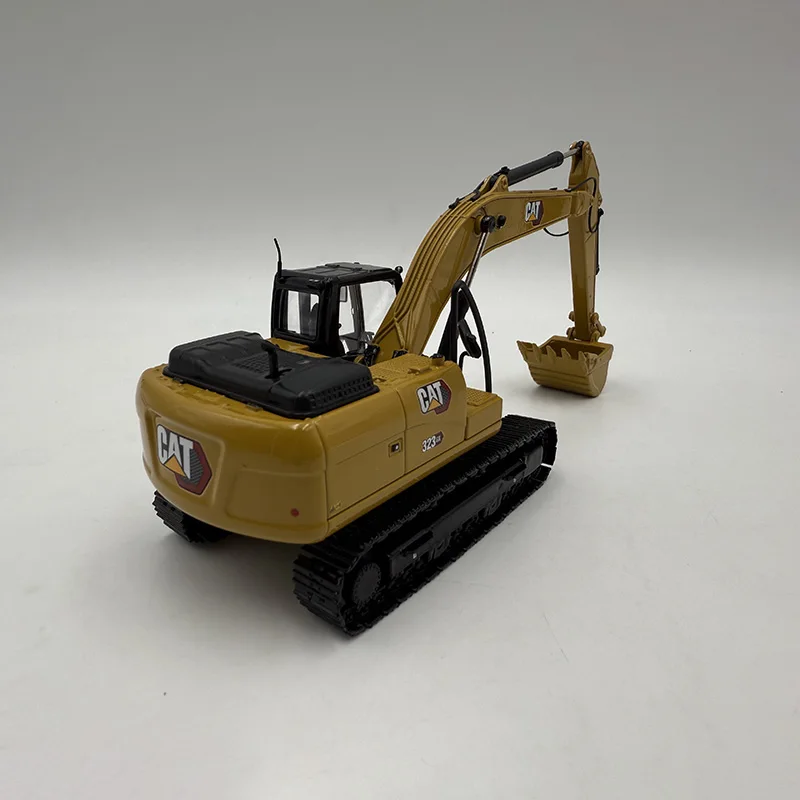 CAT 323 GX 1:50 Scale Diecast Excavator Model 2 CAT 323 GX 1:50 Scale Diecast Excavator Model - Image 2