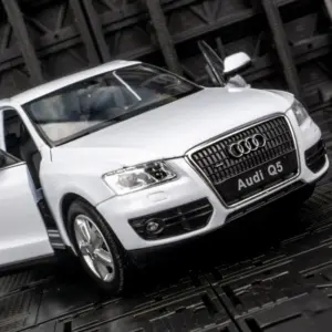 1:32 Scale Audi Q5 Diecast Model for Collectors 15 S7ce78ebf9f854e91bac78ddf5256cf70f