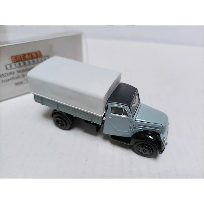 Vintage Garant DRK Delivery Truck Model 1:87 Scale 4 Vintage Garant DRK Delivery Truck Model 1:87 Scale - Image 4