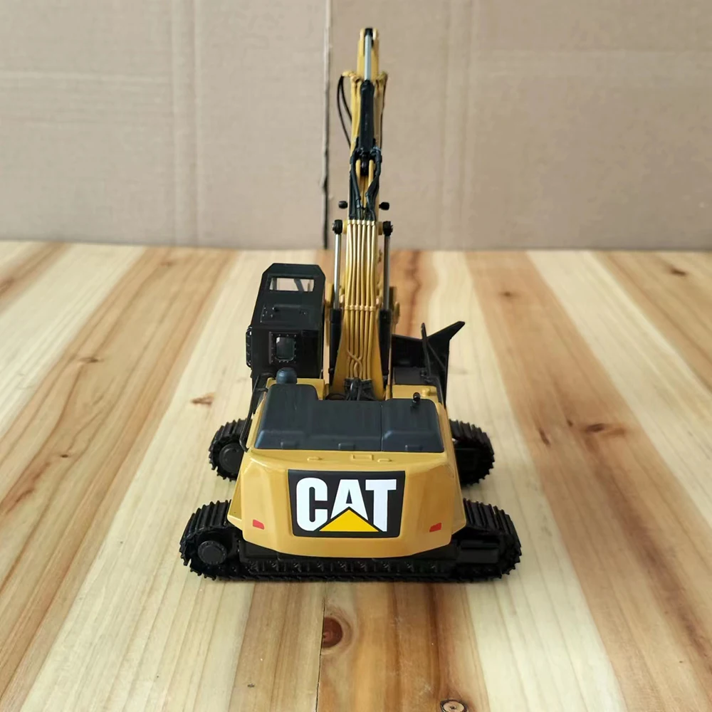 CAT 568GF Excavator Miniature Model 1:50 Scale 5 CAT 568GF Excavator Miniature Model 1:50 Scale - Image 5