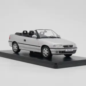 Opel Astra F Cabrio 1:24 Diecast Model