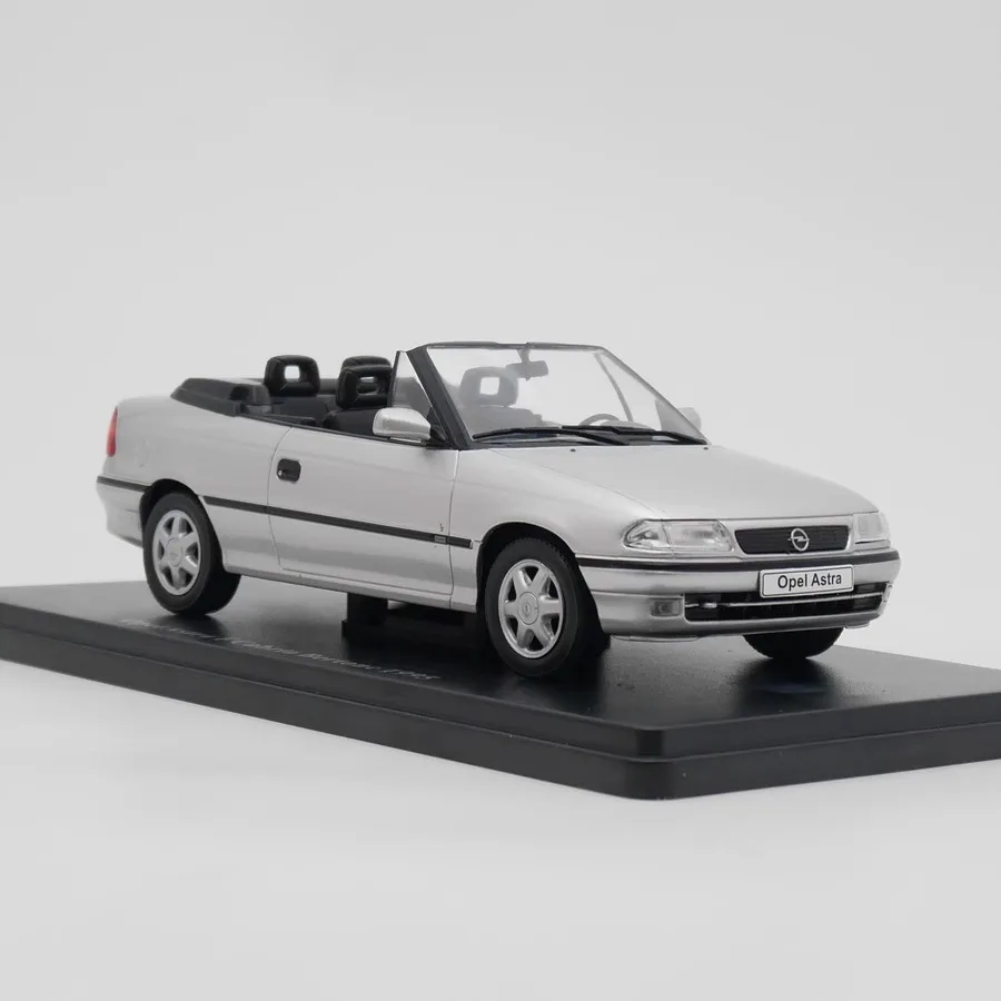 Opel Astra F Cabrio 1:24 Diecast Model 1 Opel Astra F Cabrio 1:24 Diecast Model