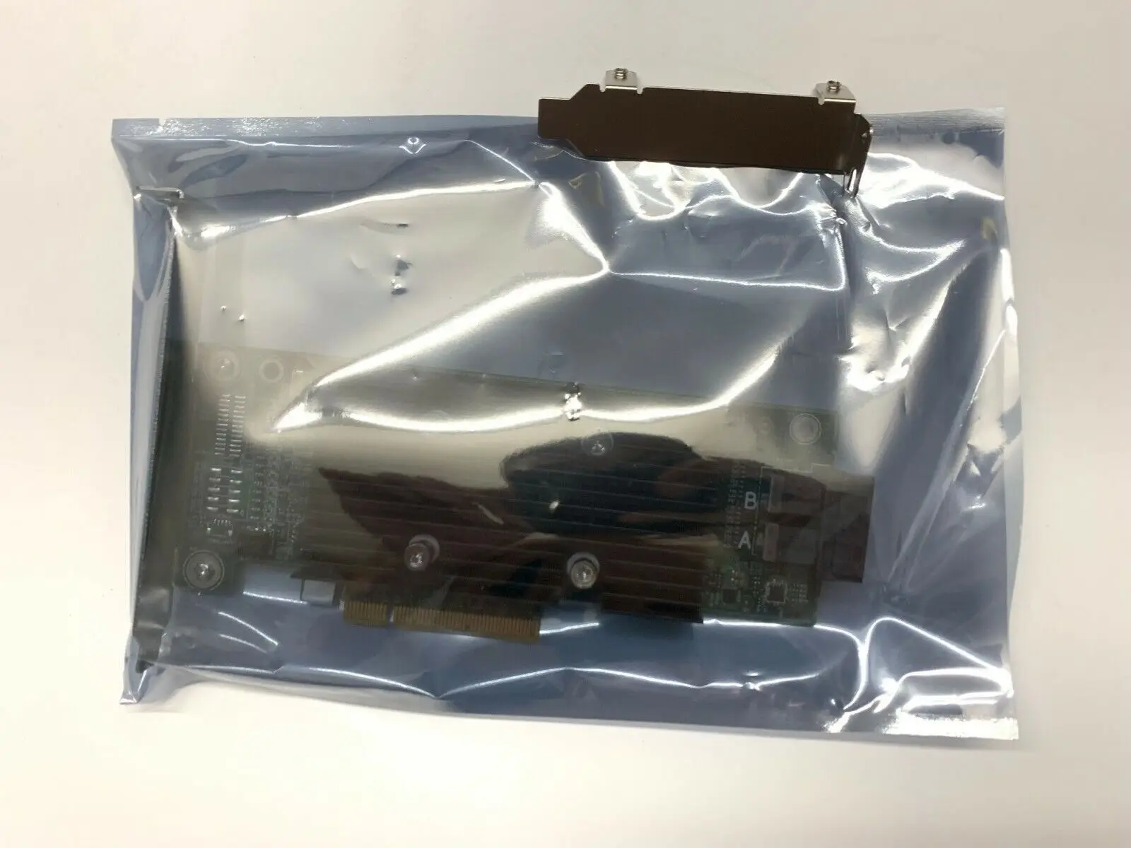 HBA330 12Gbps SAS PCIe 3.0 Controller Card 6 HBA330 12Gbps SAS PCIe 3.0 Controller Card - Image 6